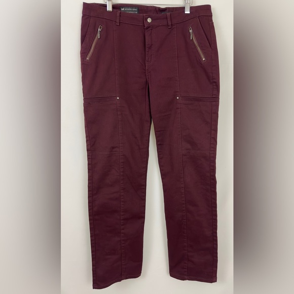 Woman’s Lee Modern Series Burgundy Straight Fit Soft Carpenter Jean 12 M… - Picture 2 of 8